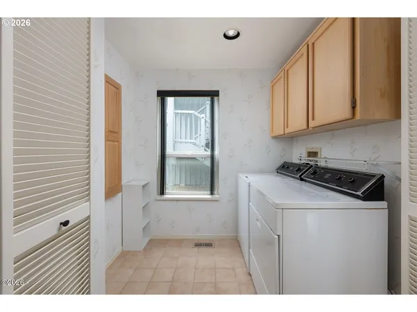 $625,000 | 4175 Highway 101, Unit E5, Depoe Bay, OR 97341