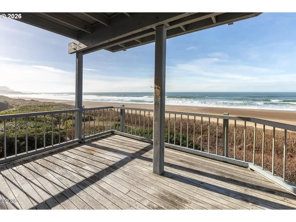 $625,000 | 4175 Highway 101, Unit E5, Depoe Bay, OR 97341