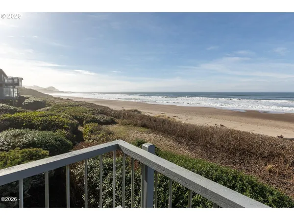 $625,000 | 4175 Highway 101, Unit E5, Depoe Bay, OR 97341