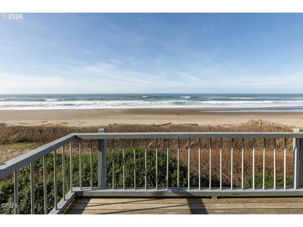 $625,000 | 4175 Highway 101, Unit E5, Depoe Bay, OR 97341