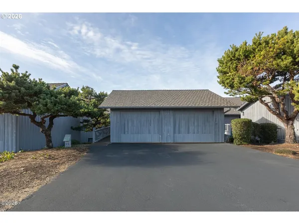 $625,000 | 4175 Highway 101, Unit E5, Depoe Bay, OR 97341