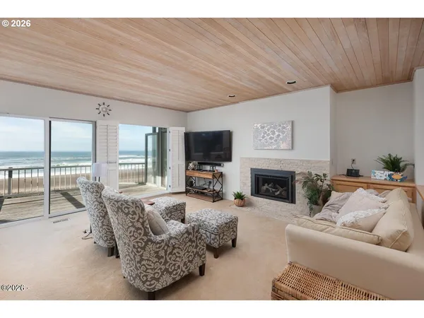 $625,000 | 4175 Highway 101, Unit E5, Depoe Bay, OR 97341