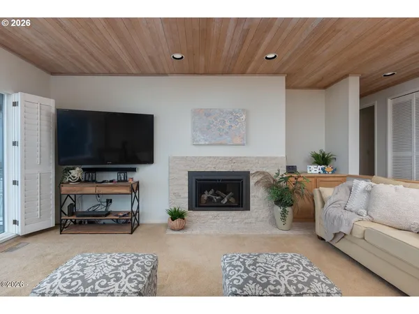$625,000 | 4175 Highway 101, Unit E5, Depoe Bay, OR 97341