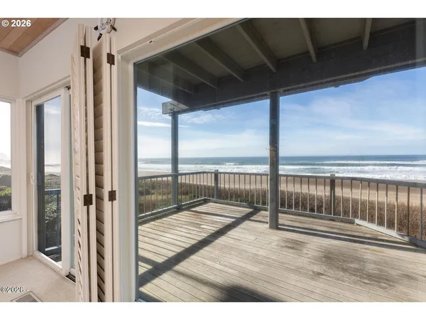 $625,000 | 4175 Highway 101, Unit E5, Depoe Bay, OR 97341