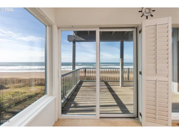 $625,000 | 4175 Highway 101, Unit E5, Depoe Bay, OR 97341