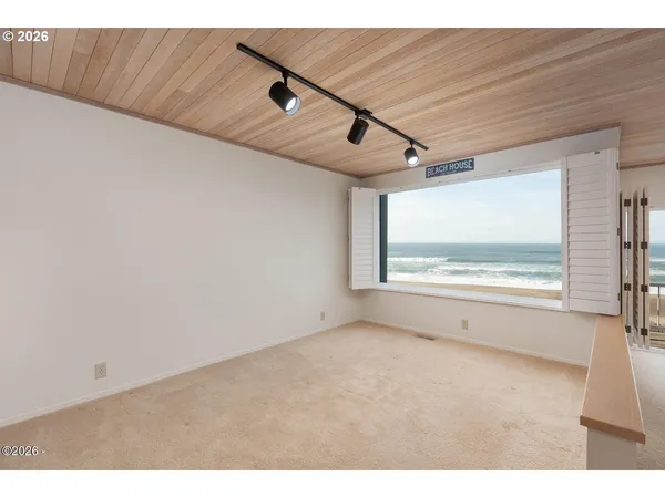 $625,000 | 4175 Highway 101, Unit E5, Depoe Bay, OR 97341