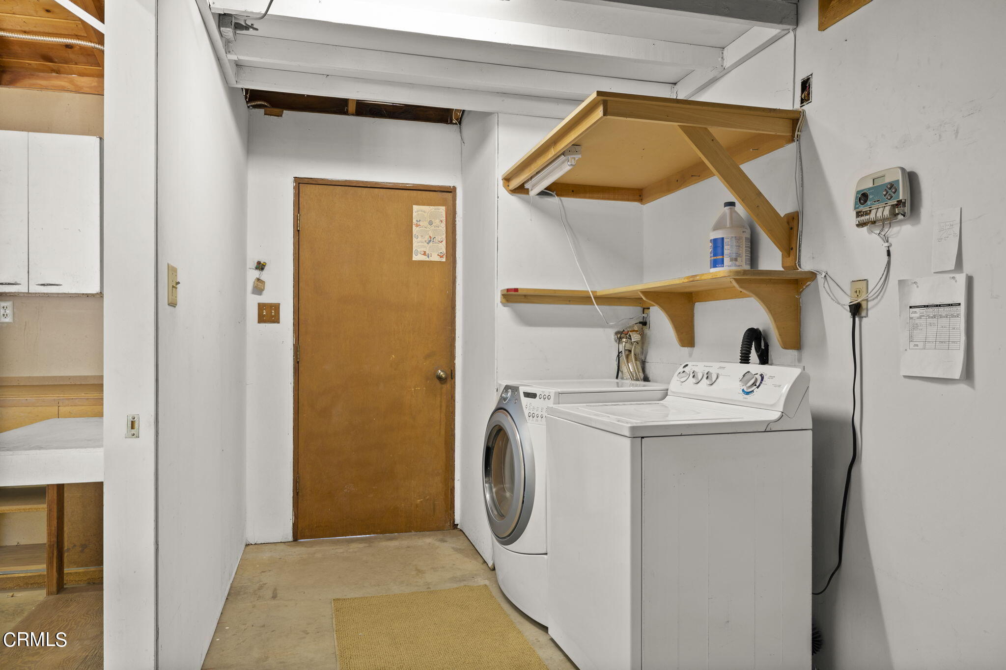 320 Cruzero Street Ojai, CA 93023 - Photo 28 of 48 a utility room with dryer and washer