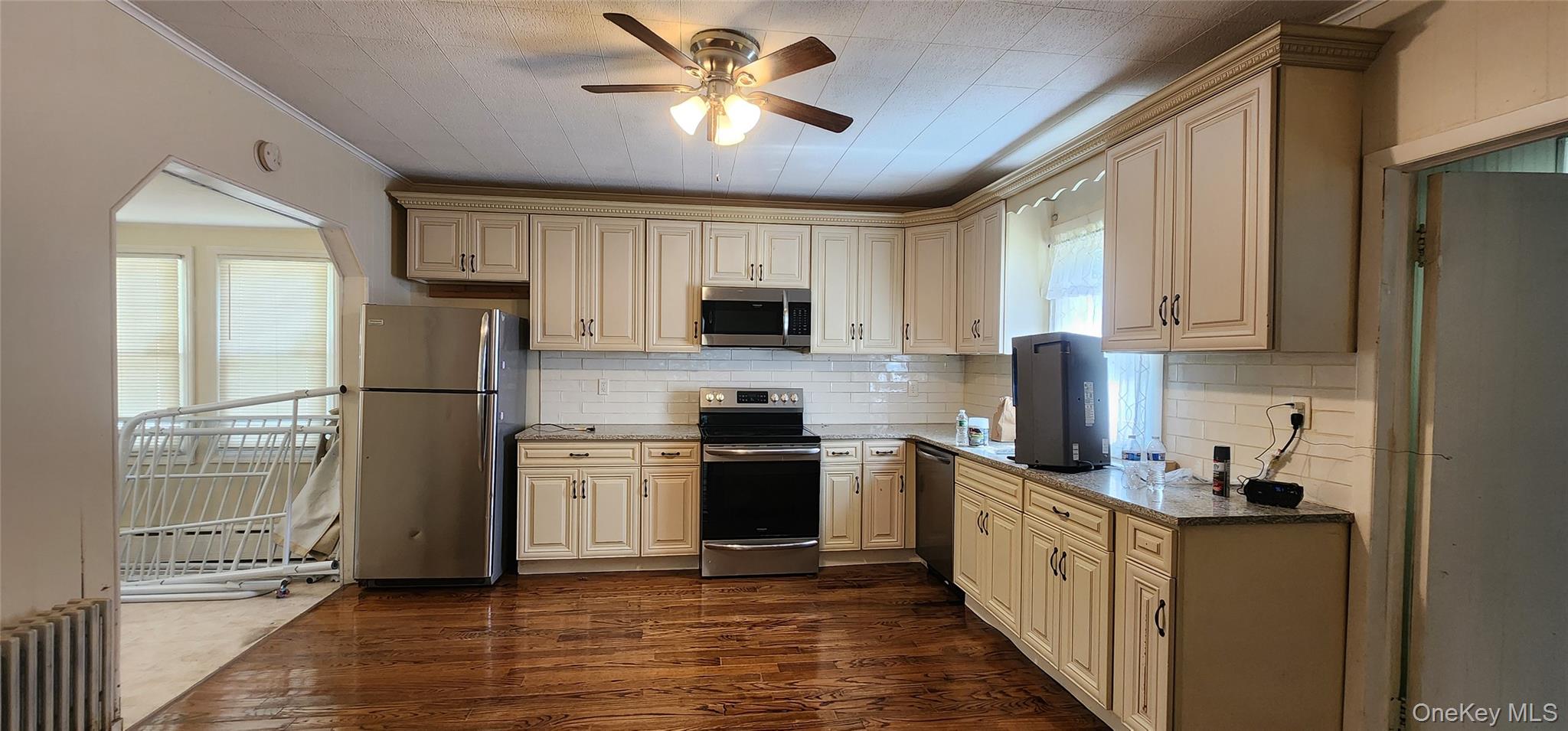 9 Babylon Road Mastic Beach, NY 11951 - Photo 13 of 22 Gallery Image 13