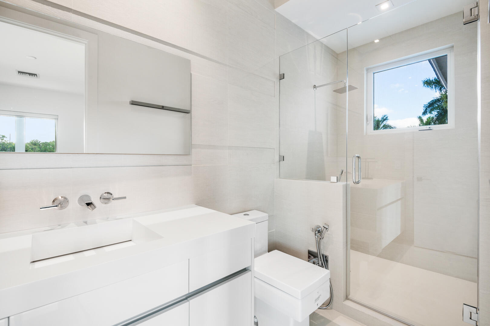 17106 Ave Le Rivage Boca Raton, FL 33496 - Photo 52 of 76 Secondary Bathroom