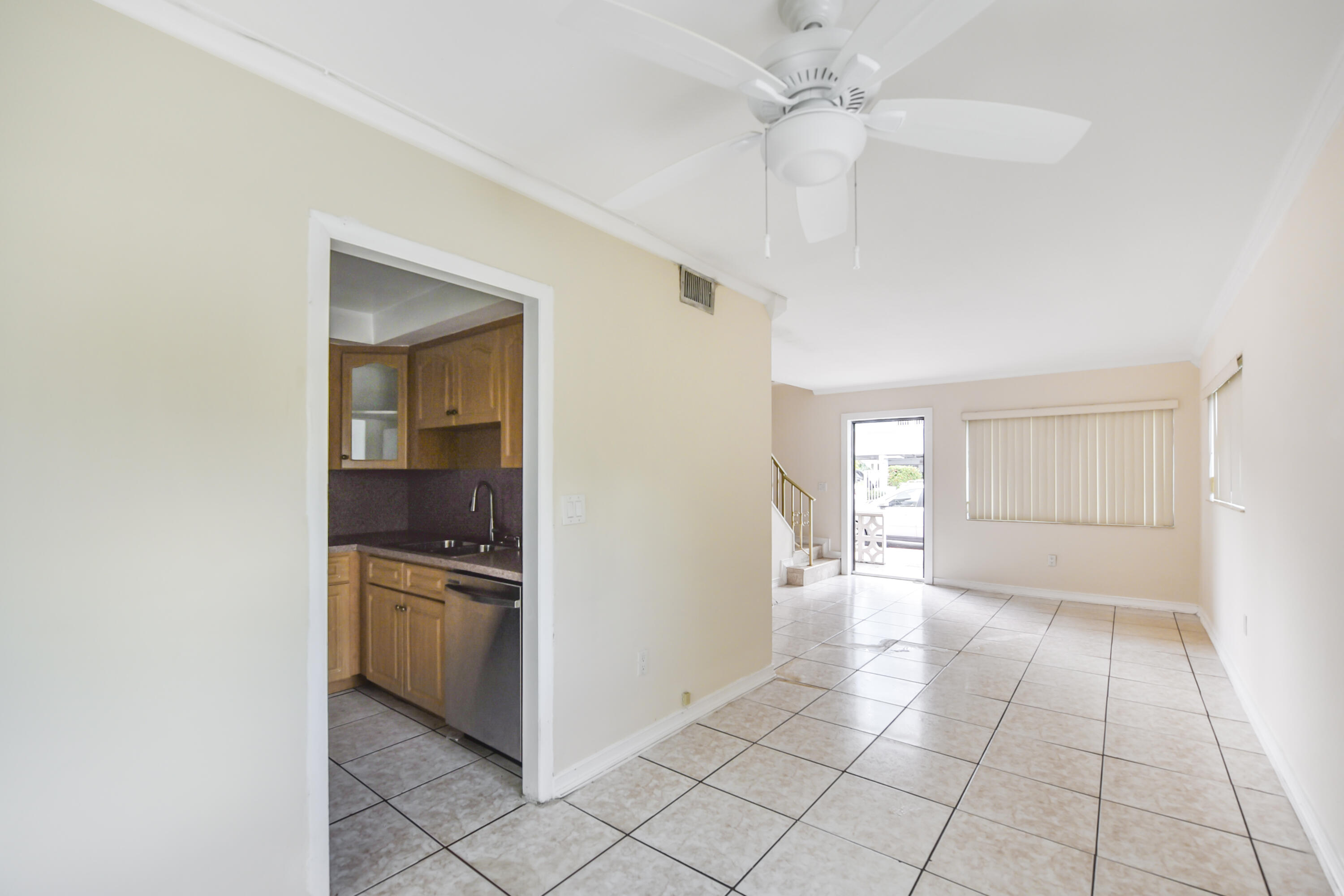 300 80th Street, Unit 300 Miami Beach, FL 33141 - Photo 13 of 22 DSC_2945
