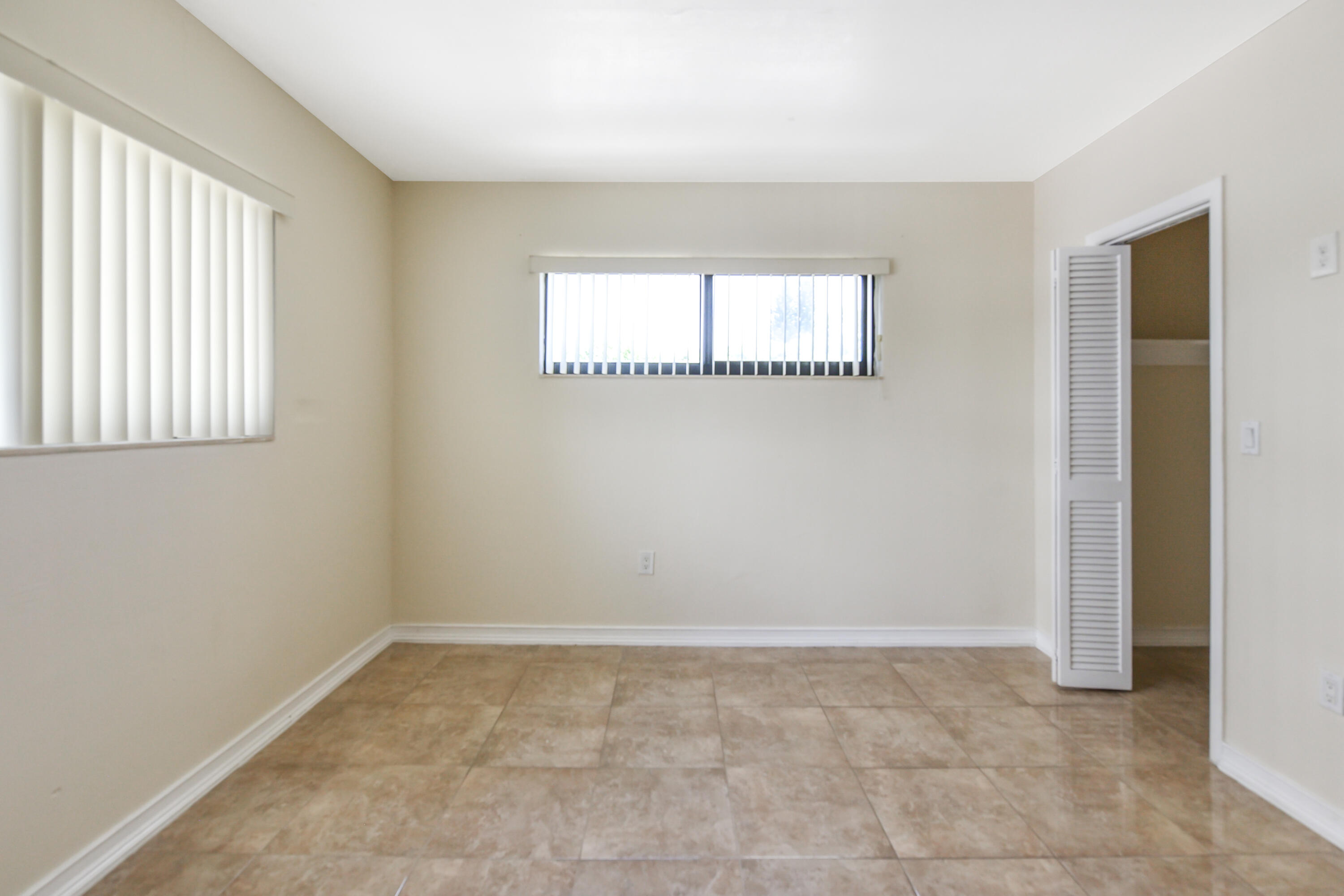 300 80th Street, Unit 300 Miami Beach, FL 33141 - Photo 19 of 22 DSC_2956