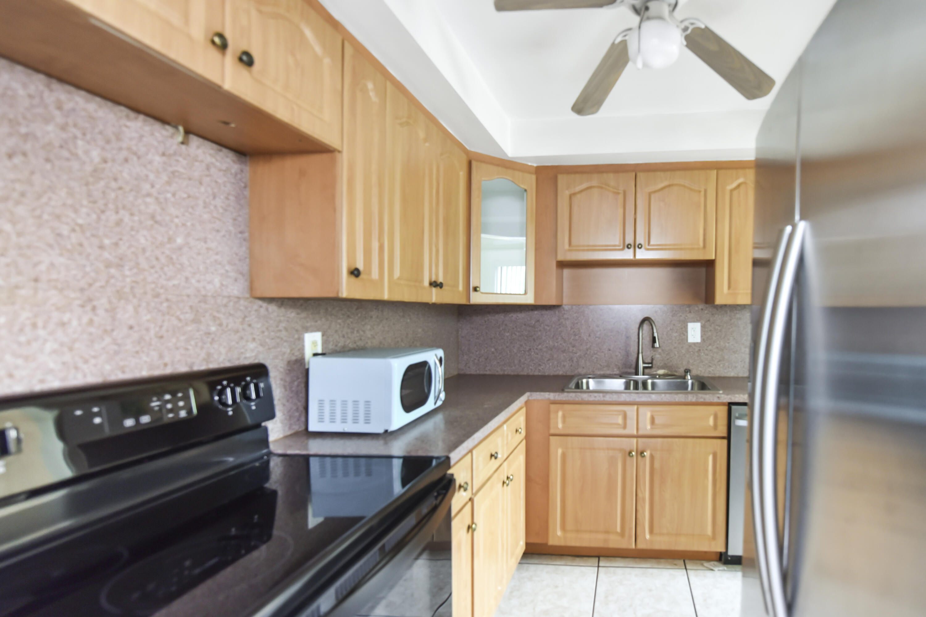 300 80th Street, Unit 300 Miami Beach, FL 33141 - Photo 8 of 22 DSC_2948