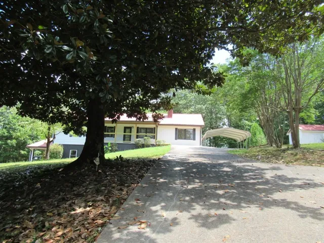 $425,000 | 13 Hallmark Place, Dahlonega, GA 30533