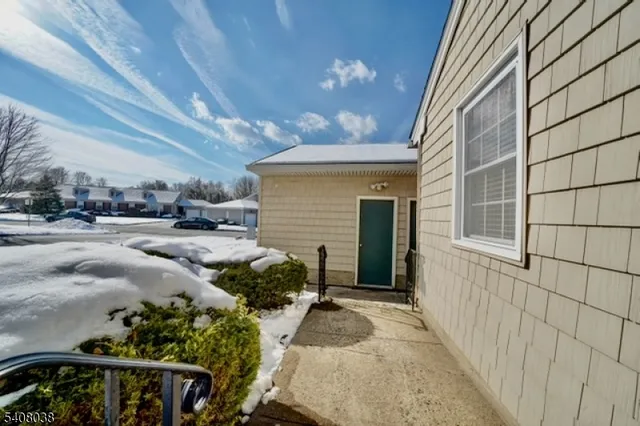 $485,000 | 36 Brandywyne Drive, Florham Park, NJ 07932