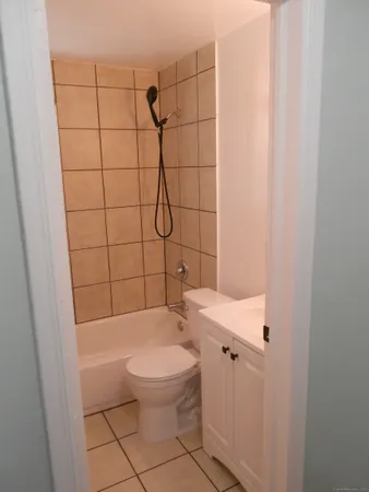 $1,650 | 18 Bridge Street, Unit 1O, Naugatuck, CT 06770