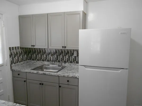 $1,650 | 18 Bridge Street, Unit 1O, Naugatuck, CT 06770