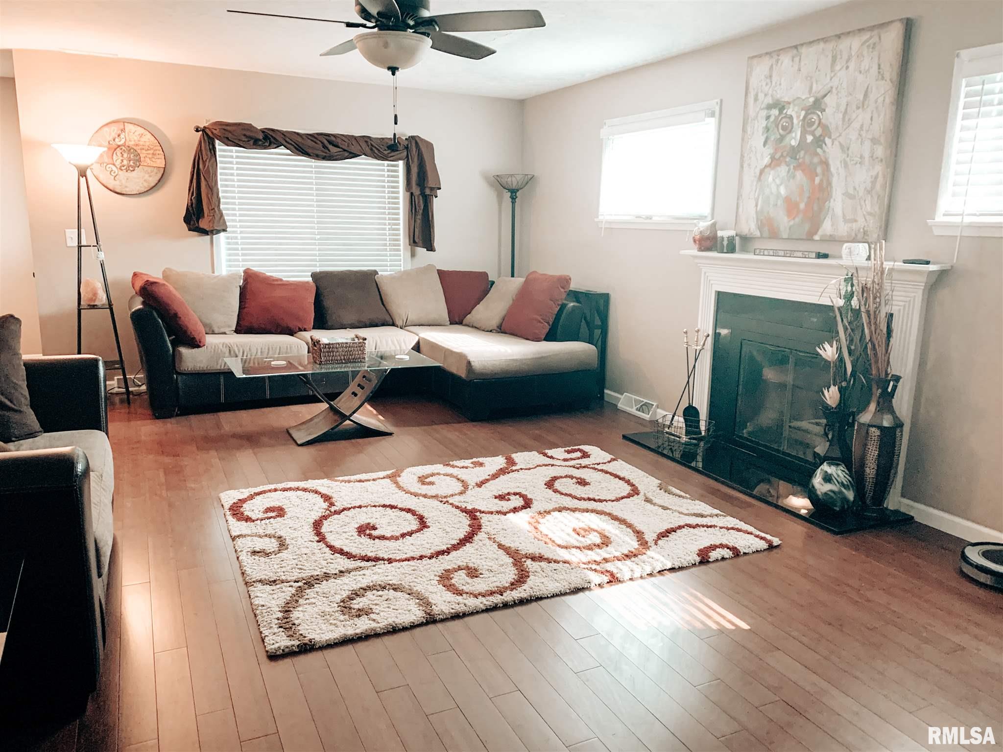 28 Country Place Springfield, IL 62703 - Photo 4 of 29