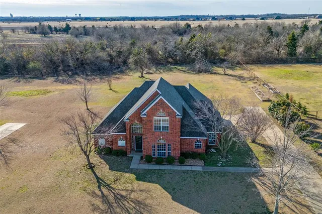 $2,700 | 168 Hunters Glen, Waxahachie, TX 75167