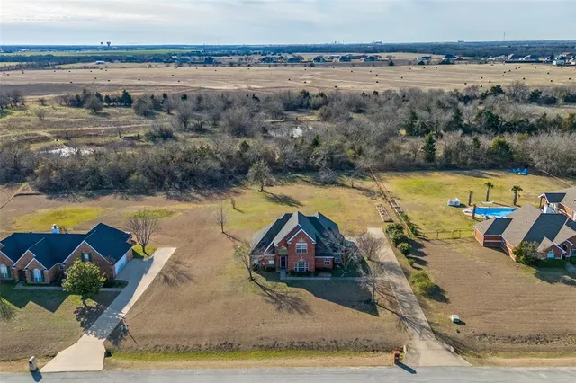 $2,700 | 168 Hunters Glen, Waxahachie, TX 75167