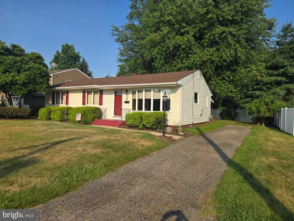 $380,000 | 8 Hunt Road, Bordentown, NJ 08505