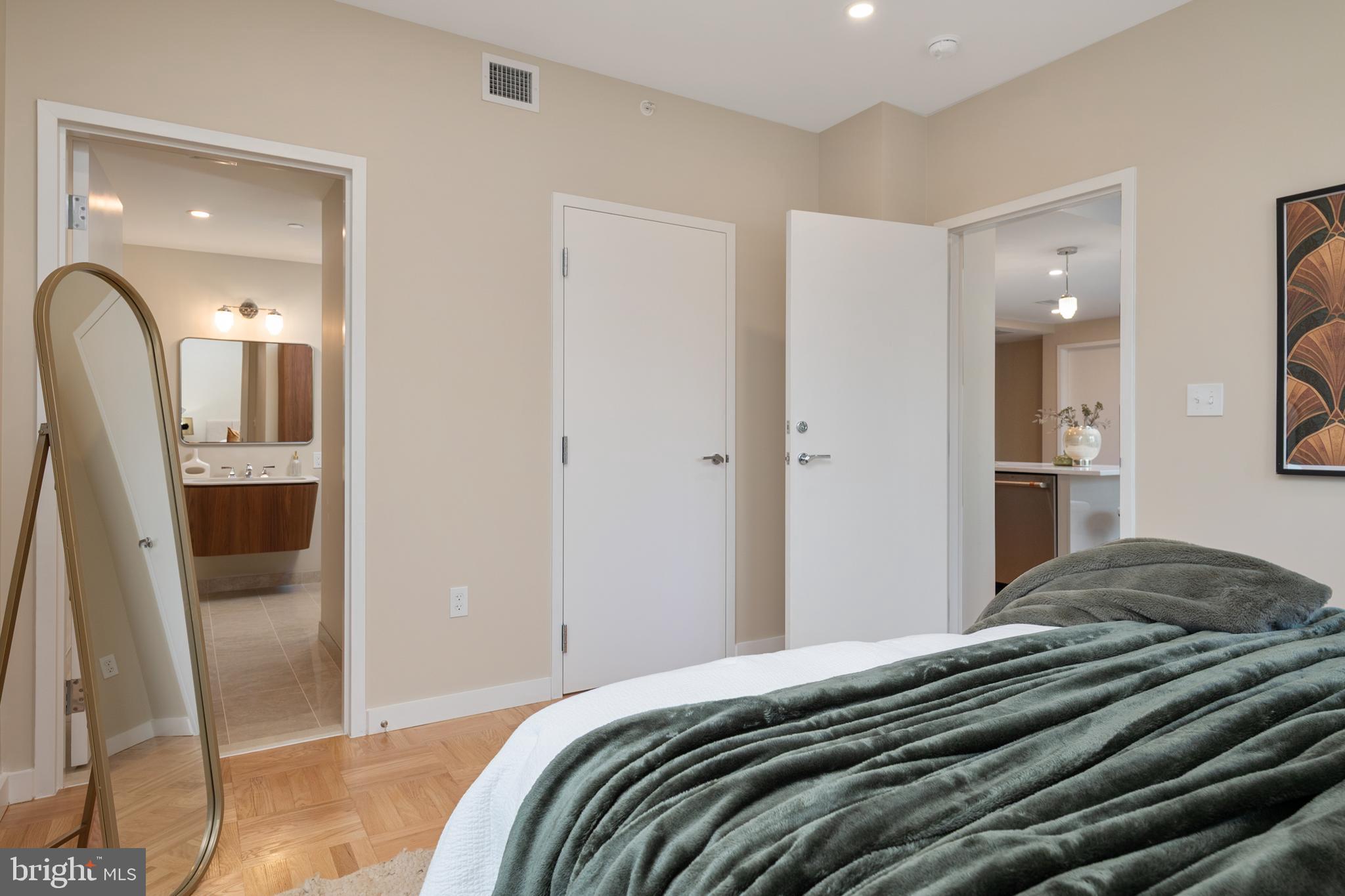 10339 Old Georgetown Road, Unit 201 Bethesda, MD 20814 - Photo 8 of 24