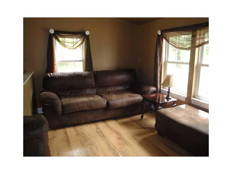 29 Frazee Road Scenery Hill, PA 15360 - Photo 3 of 20 Living Room.