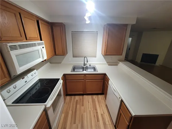 $685 | 2200 Highpointe Drive, Unit 201, Laughlin, NV 89029