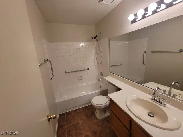 $780 | 2200 Highpointe Drive, Unit 201, Laughlin, NV 89029