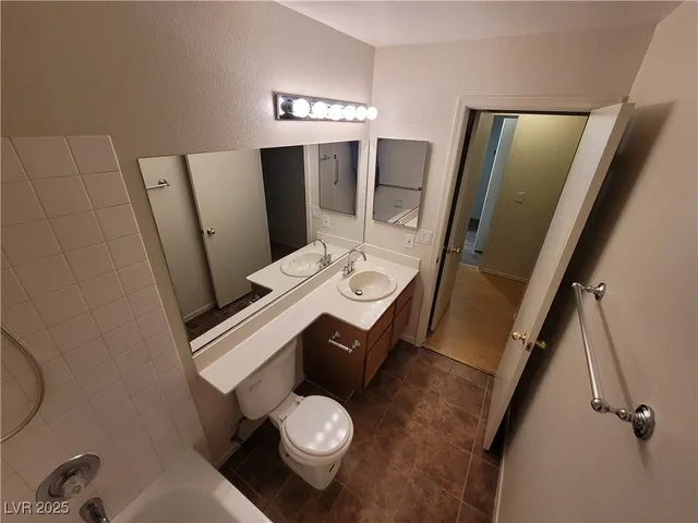 $780 | 2200 Highpointe Drive, Unit 201, Laughlin, NV 89029