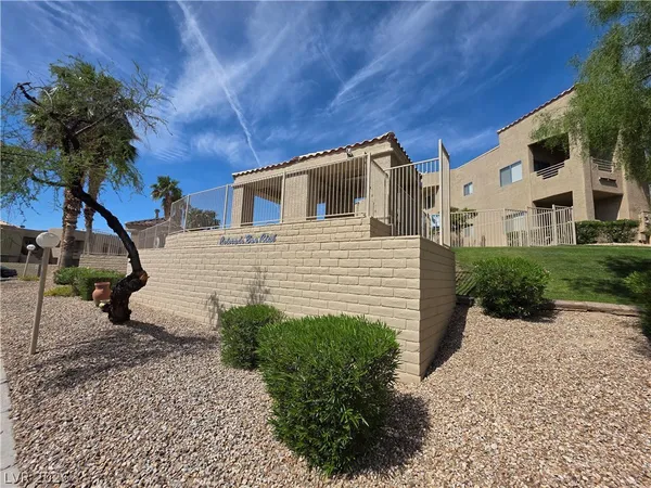 $685 | 2200 Highpointe Drive, Unit 201, Laughlin, NV 89029