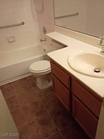 $780 | 2200 Highpointe Drive, Unit 201, Laughlin, NV 89029