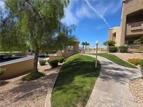 $685 | 2200 Highpointe Drive, Unit 201, Laughlin, NV 89029