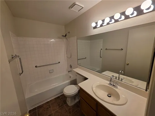 $685 | 2200 Highpointe Drive, Unit 201, Laughlin, NV 89029