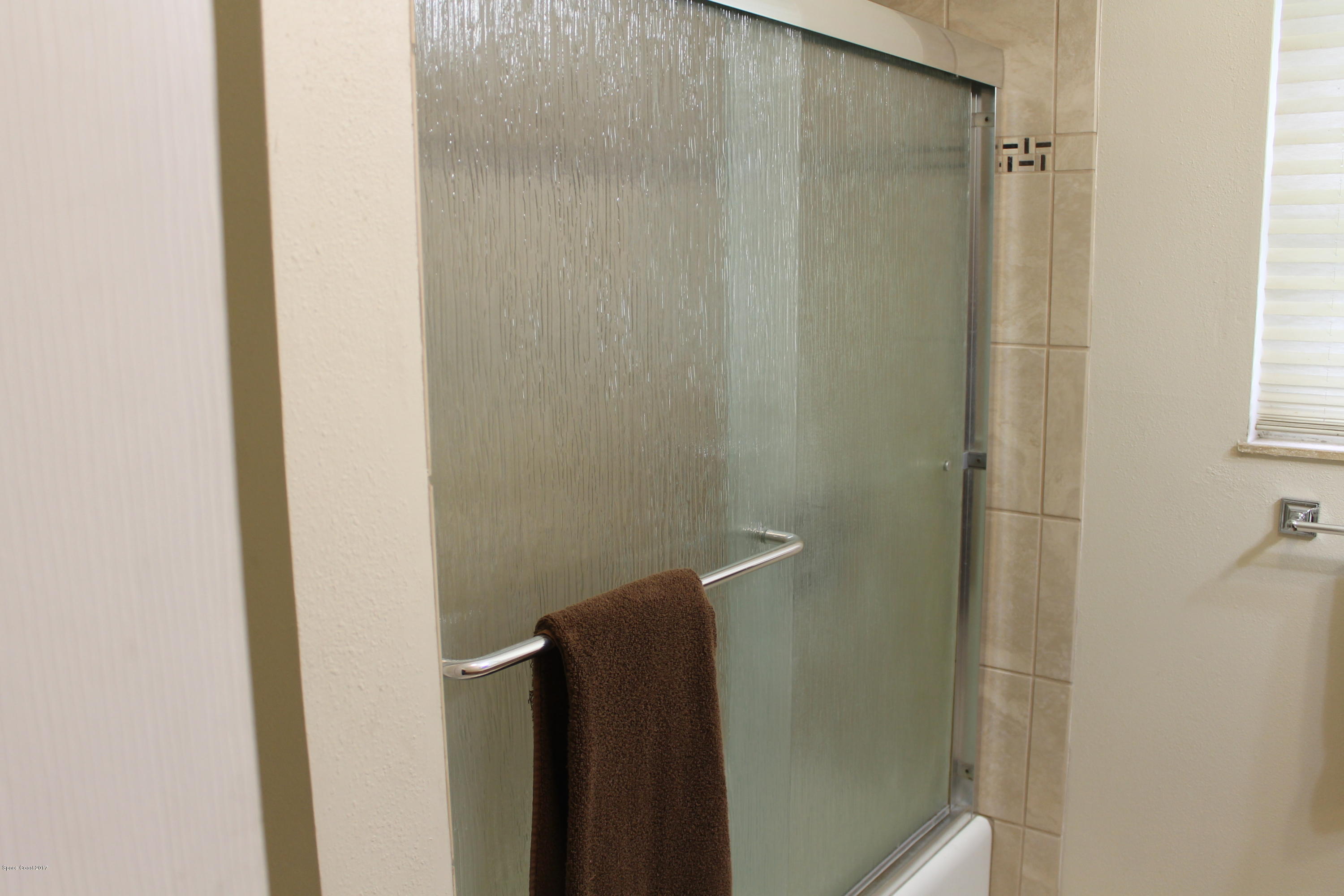 4037 Sterling Street Mims, FL 32754 - Photo 23 of 33 guest bath