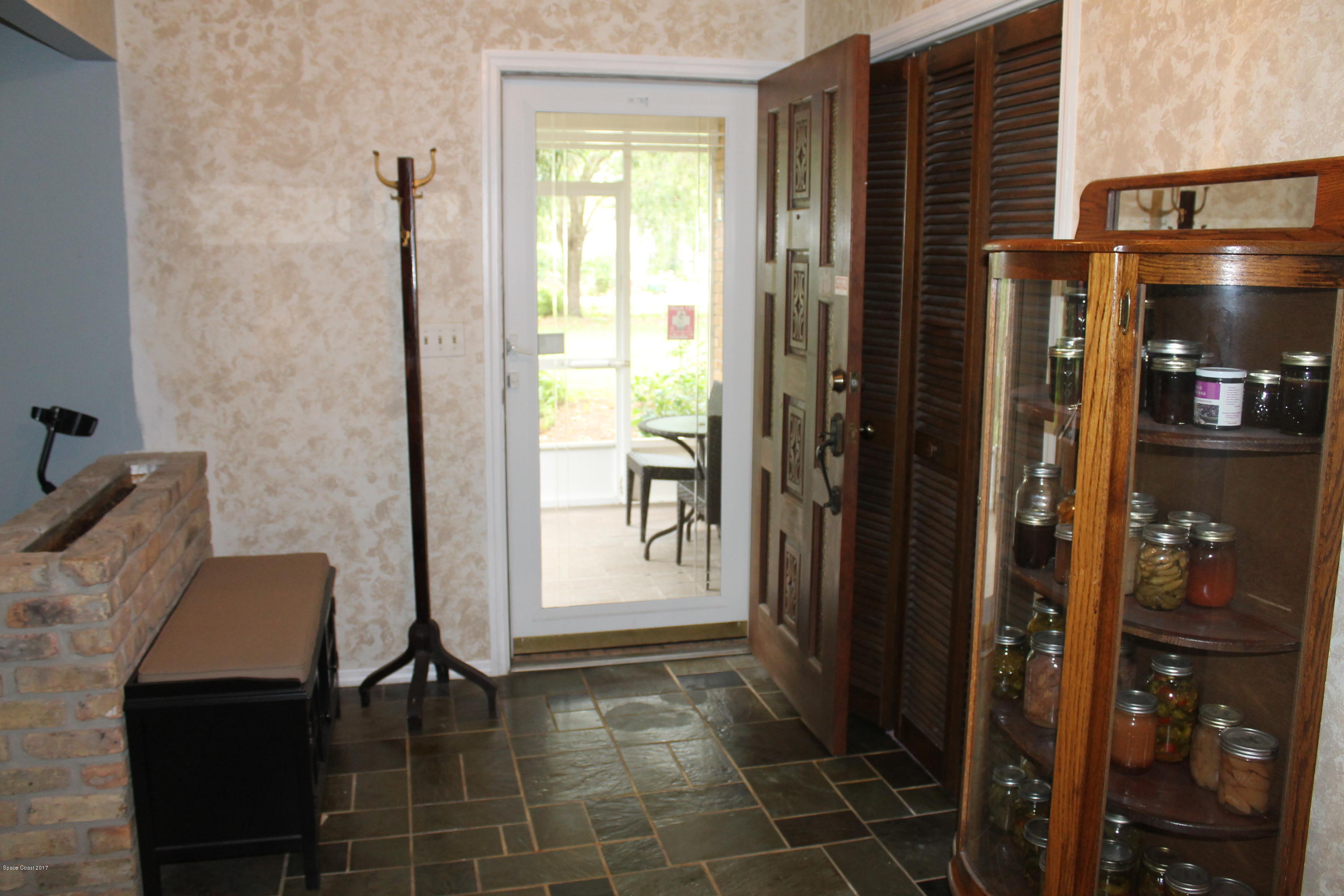 Entry way