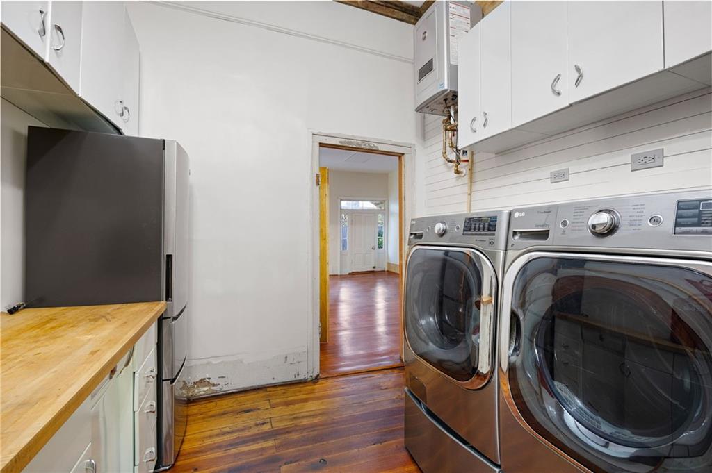 4284 Marietta Street Powder Springs, GA 30127 - Photo 45 of 70 a utility room with dryer and washer