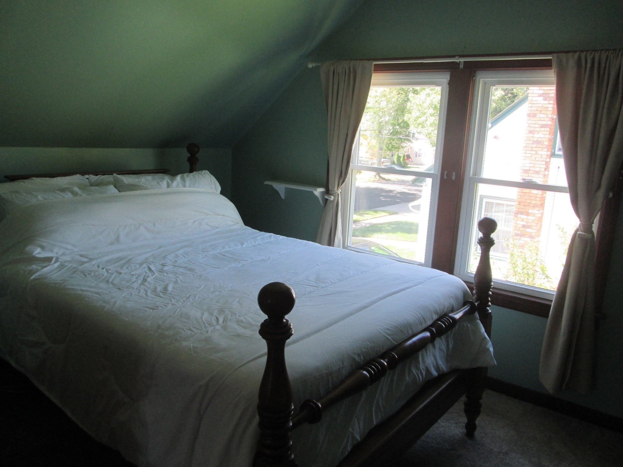 76 Surrey Road Springfield, MA 01118 - Photo 14 of 26 Gallery Image 14