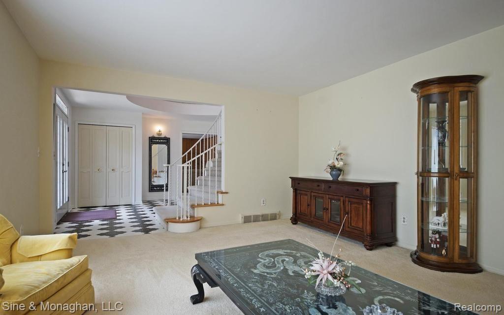 592 Canterbury Road Grosse Pointe, MI 48236 - Photo 10 of 30 10-photo-web-1024x640-65641.jpg
