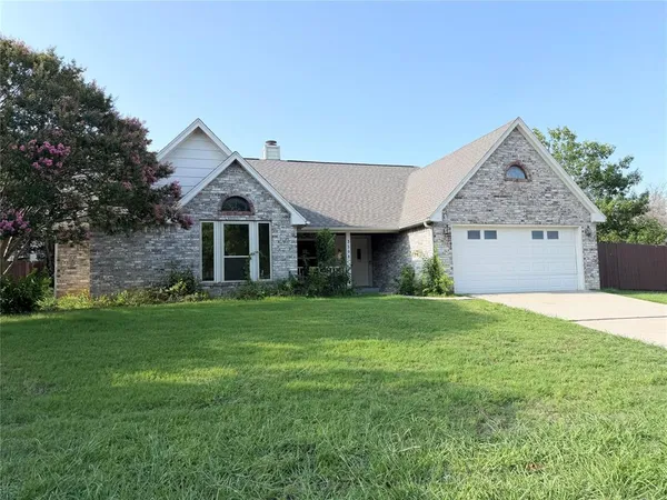 $2,580 | 3308 Meadowview Drive, Corinth, TX 76210