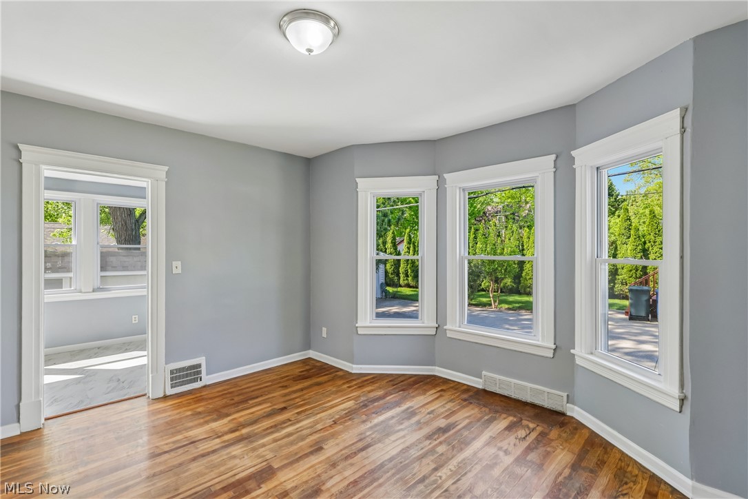 4012 Bluestone Road Cleveland, OH 44121 - Photo 9 of 25