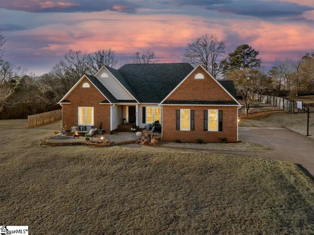 $480,000 | 404 Grayson Drive, Moore, SC 29369