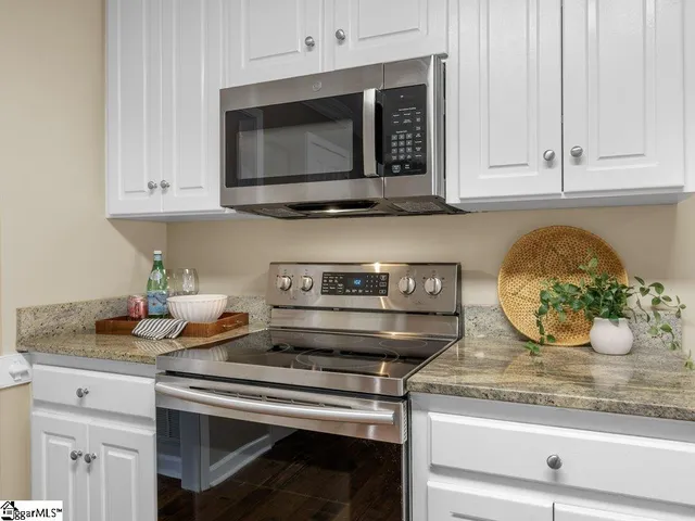 $480,000 | 404 Grayson Drive, Moore, SC 29369