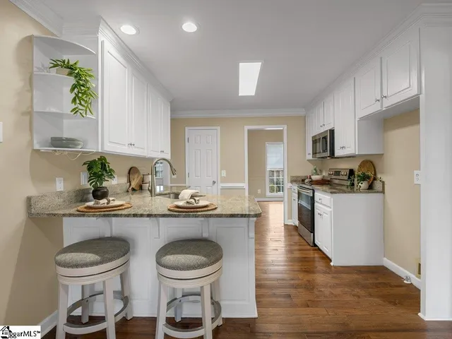 $480,000 | 404 Grayson Drive, Moore, SC 29369