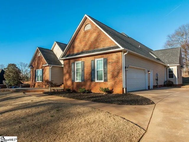 $480,000 | 404 Grayson Drive, Moore, SC 29369