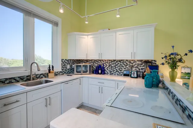 $2,290,000 | 201 Lighthouse, Cape May Point, NJ 08212