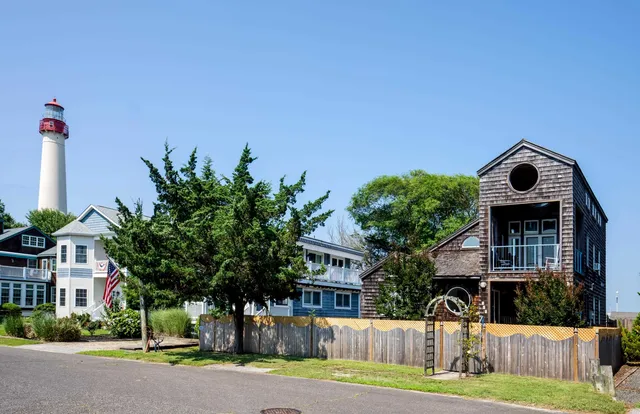 $2,290,000 | 201 Lighthouse, Cape May Point, NJ 08212