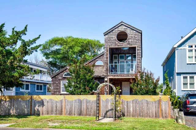 $2,290,000 | 201 Lighthouse, Cape May Point, NJ 08212
