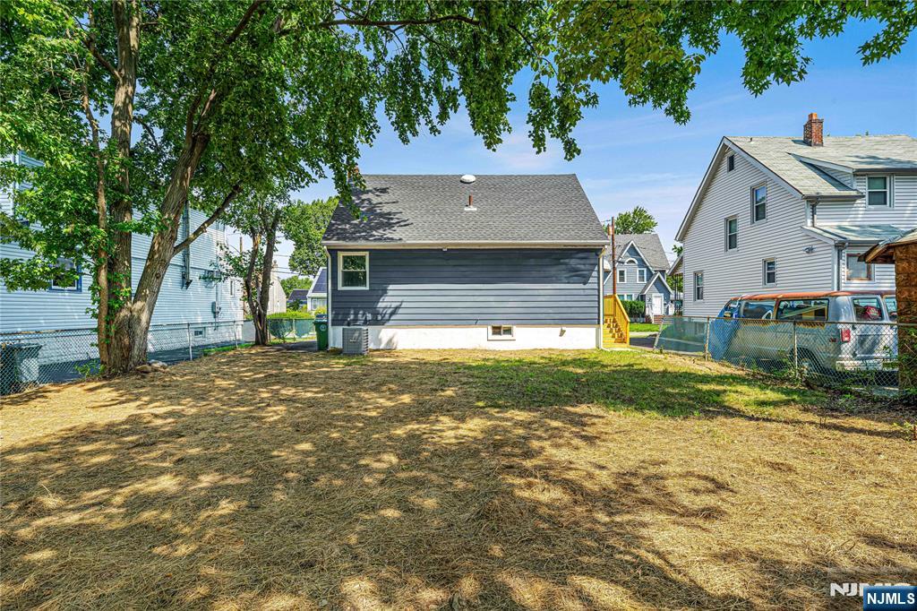 429 Wheatsheaf Road Roselle, NJ 07203 - Photo 33 of 39