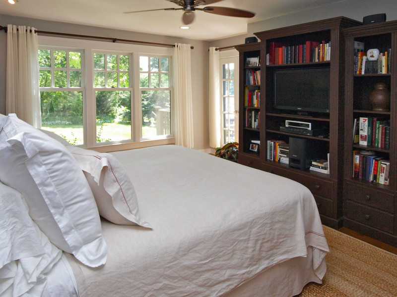 159 Ruggles Avenue Newport, RI 02840 - Photo 11 of 17 Master Bedroom.