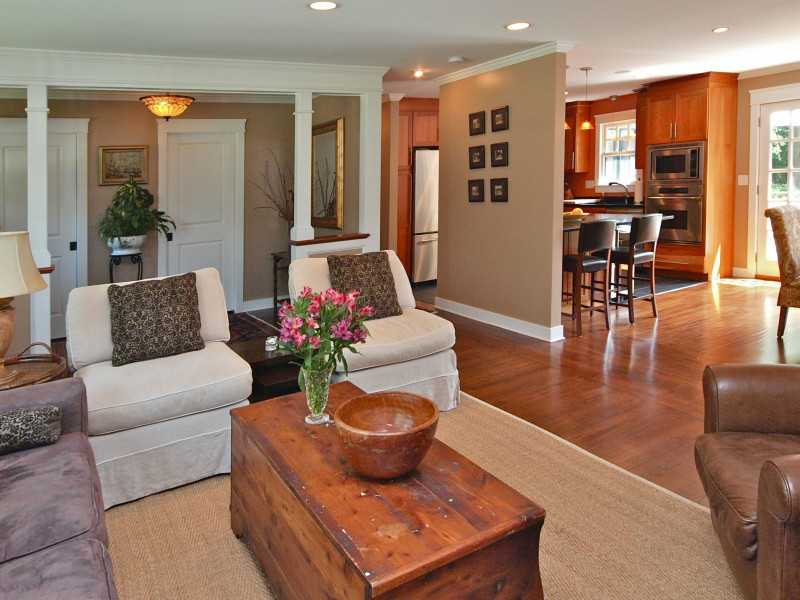 159 Ruggles Avenue Newport, RI 02840 - Photo 2 of 17 Living Room.